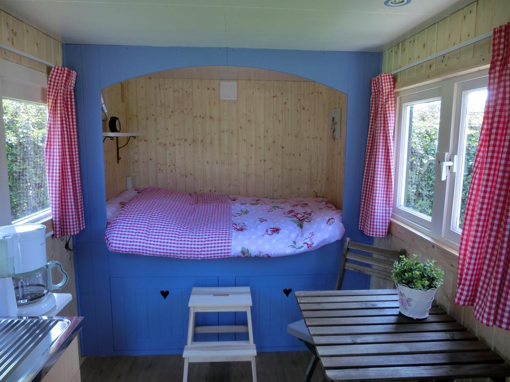 Pipowagen Camping Puur Genieten Bed & Breakfast Someren Room photo