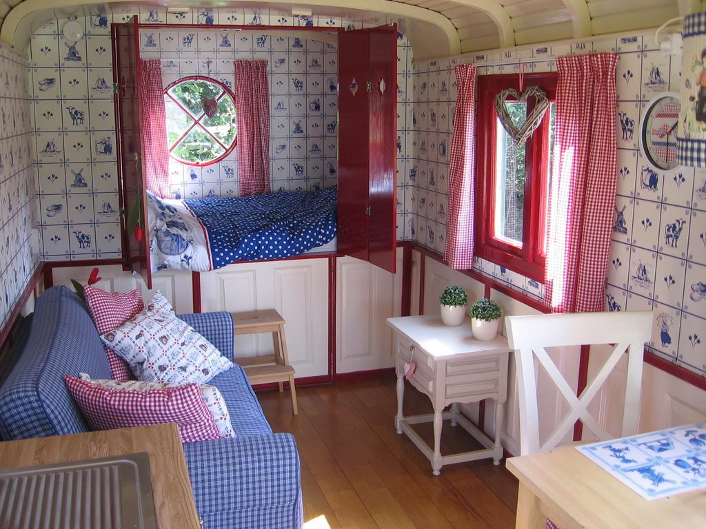 Pipowagen Camping Puur Genieten Bed & Breakfast Someren Room photo