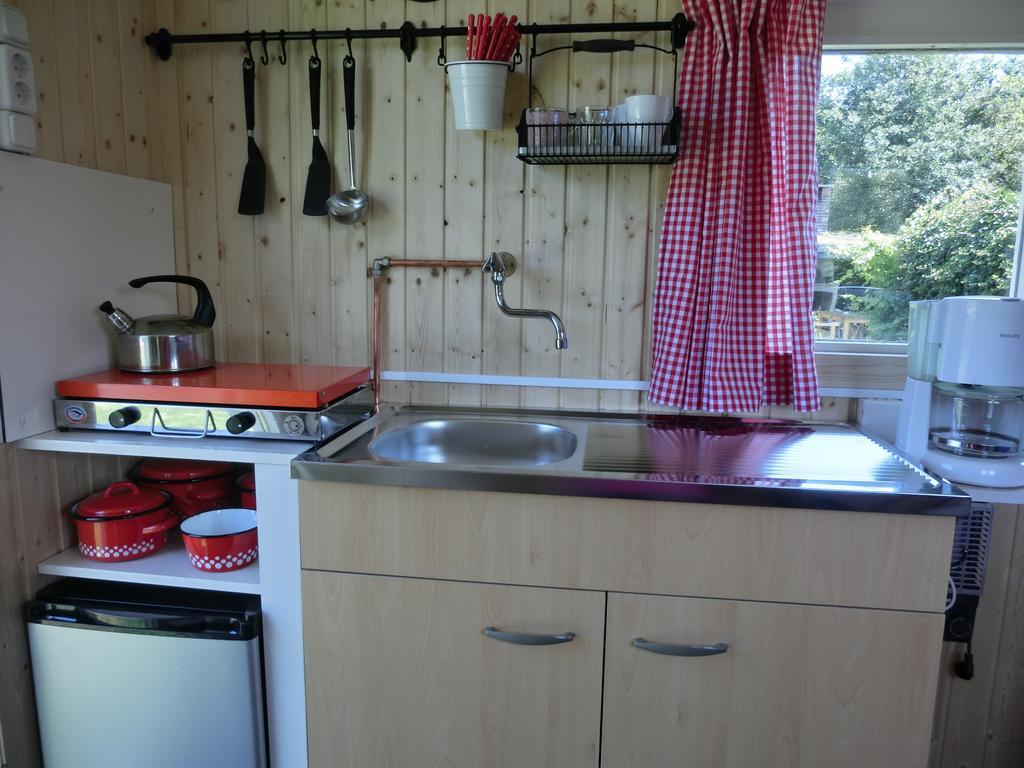 Pipowagen Camping Puur Genieten Bed & Breakfast Someren Room photo